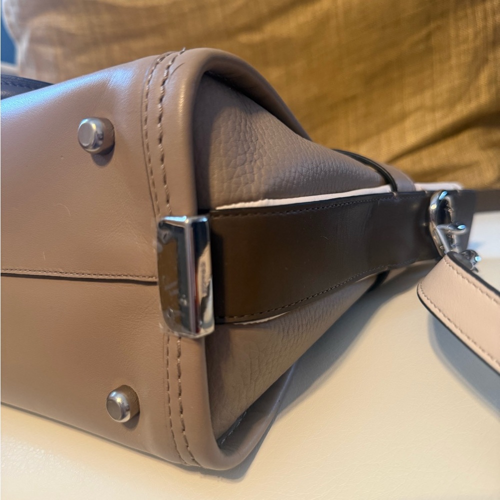 Coach Swagger 27 Satchel / Crossbody - Picture 8 of 13